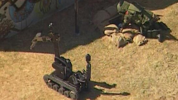 2014 01 23 Vic Pol Suspected Pipe Bomb